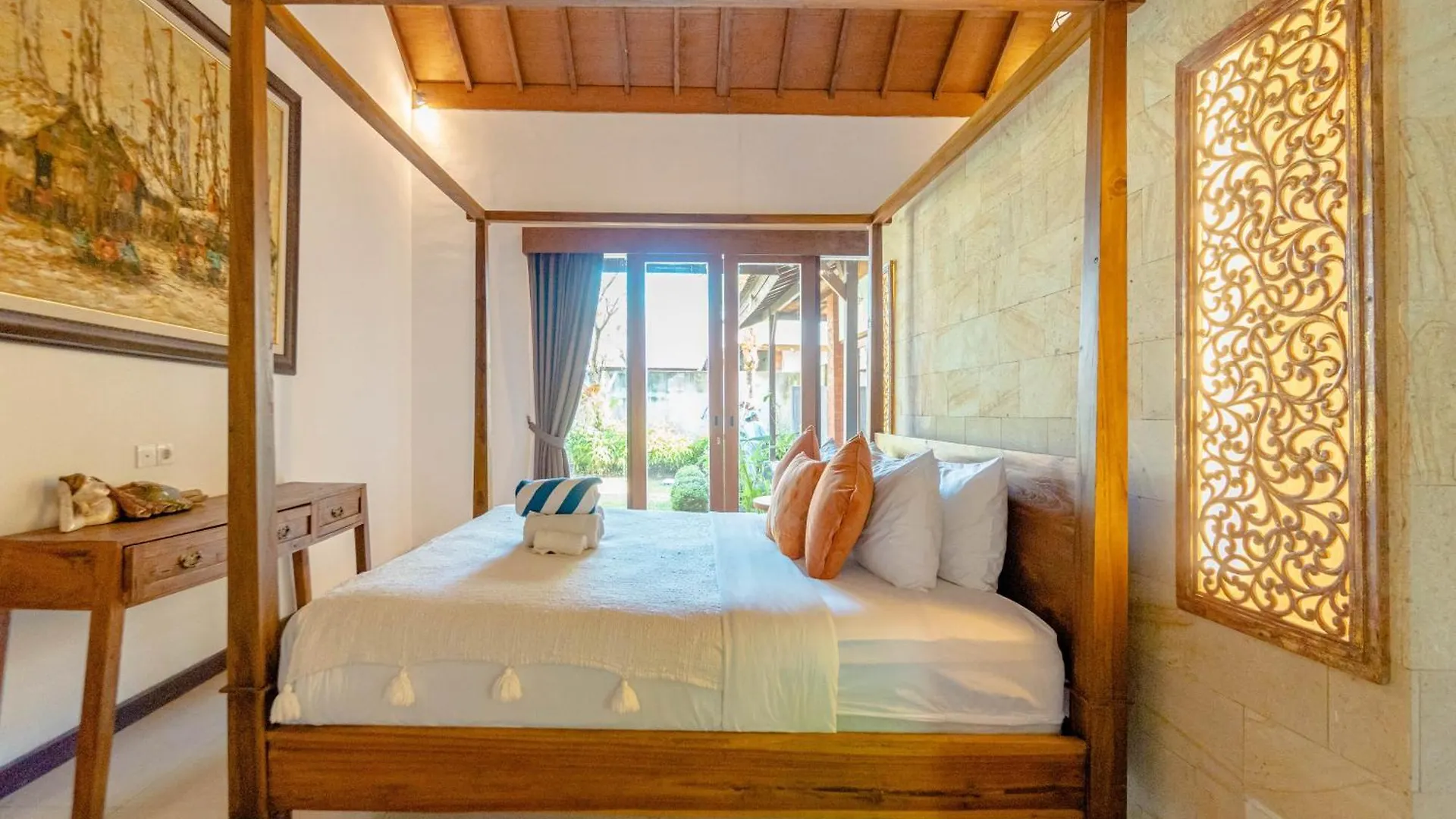 Kakul Villas & Suites